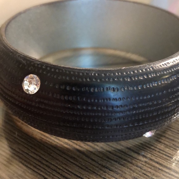 Vintage Black Textured Acrylic Bangle with Cut Glass Rhinestones 9”, approx - Picture 14 of 15